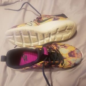 womens nike shoes size 8